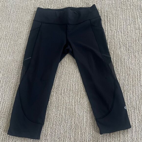 Lululemon Black Cropped Leggings with Mesh - Picture 1 of 6